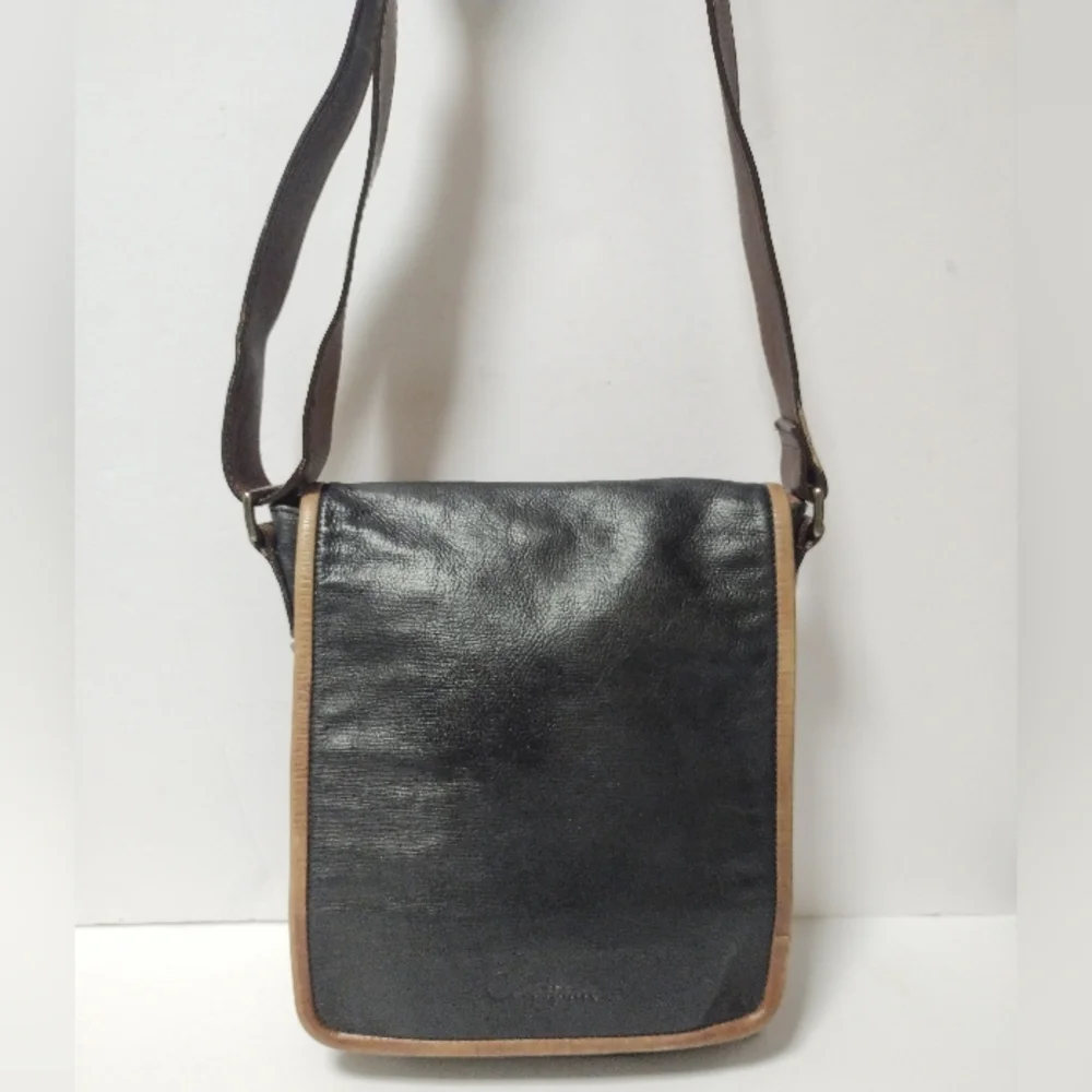 Cole Haan Messenger Crossbody Satchel Pebble Leather Medium Travel Work School